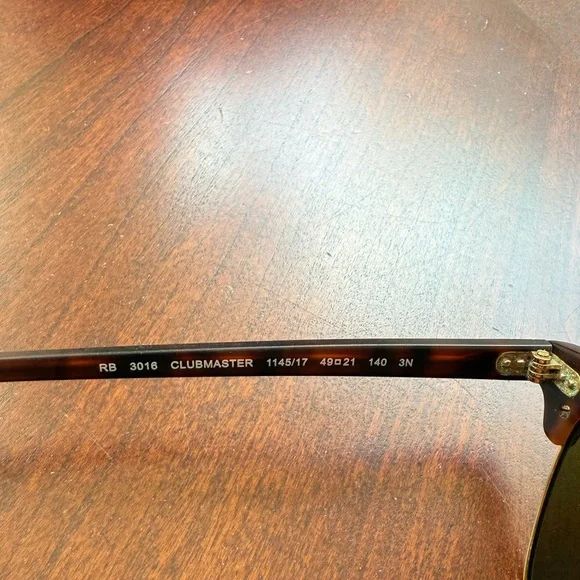 Ray-Ban Clubmaster Sunglasses - Picture 5 of 8